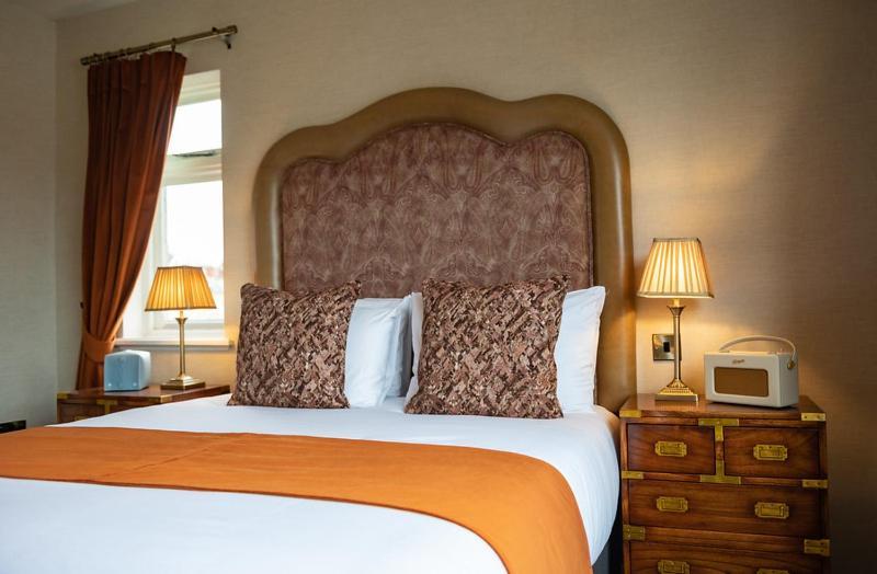 The Bear Hotel Bath Kültér fotó