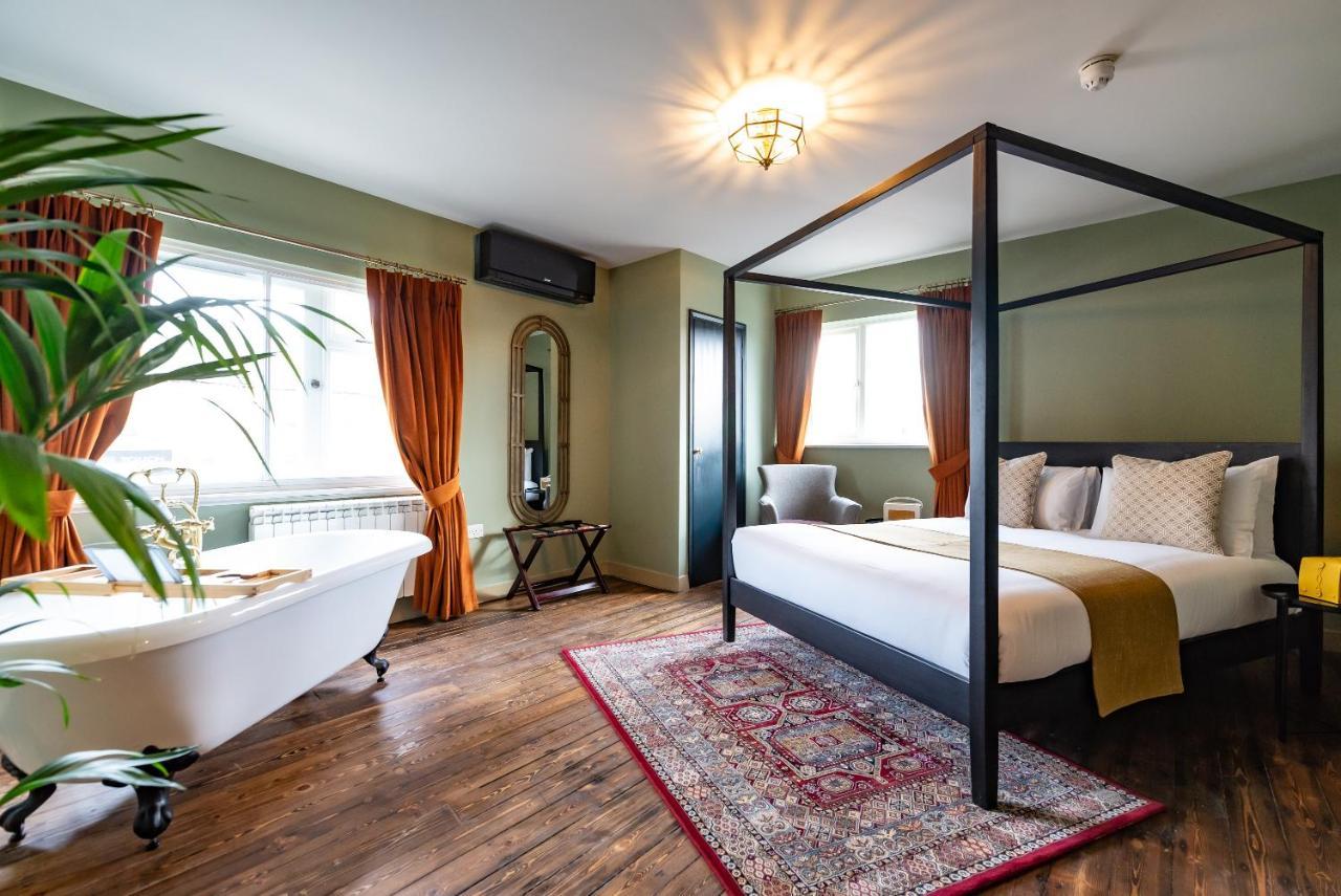 The Bear Hotel Bath Kültér fotó
