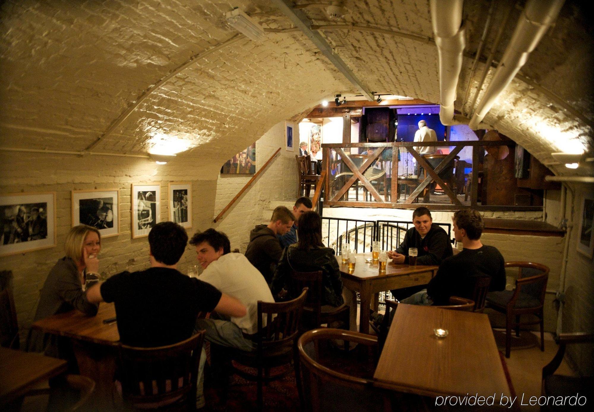 The Bear Hotel Bath Kültér fotó